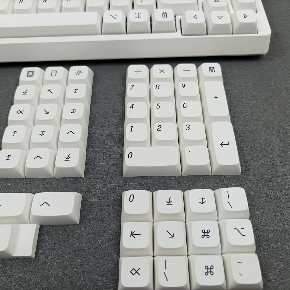 Retro XDA Dye-Sub PBT Keycap Set - Apple Theme - KeyCapUS